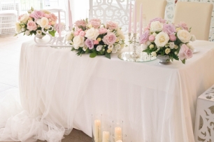 Оформление свадебного стола молодоженов в ресторане "Таврический сад"